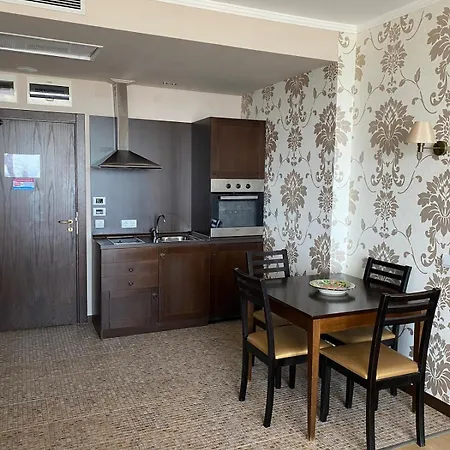 Apartment Super With Great Views *